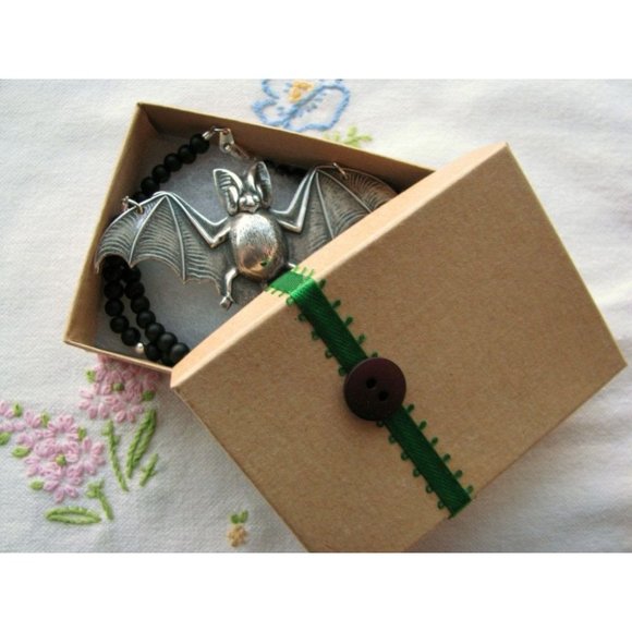 My Friend the Bat - Handmade Necklace - Picture 4 of 4